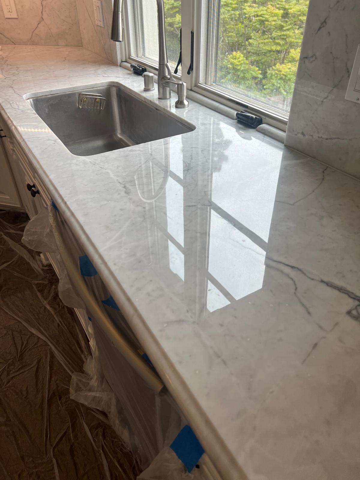 Marble countertop after high-gloss polishing