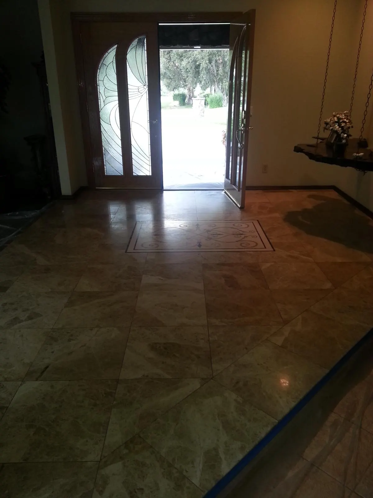 High-Gloss Marble Entryway Floor Polishing