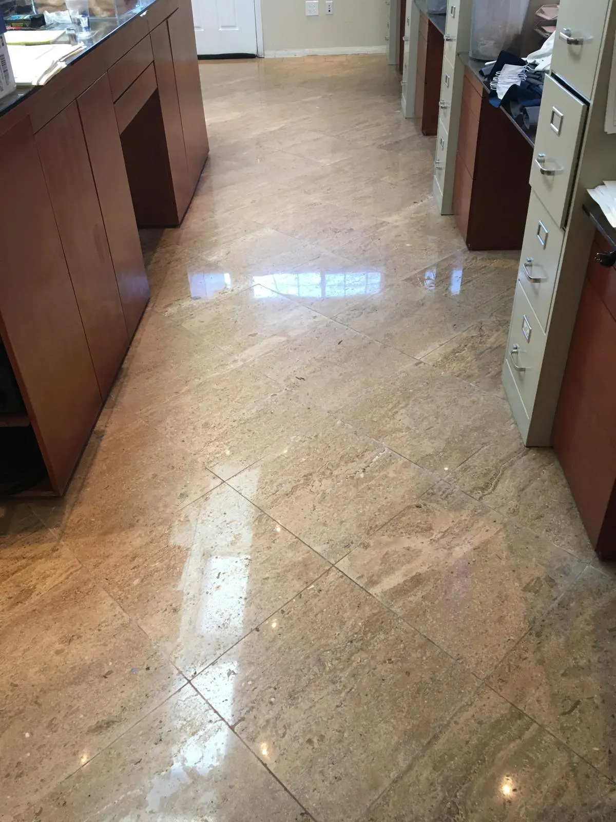 High-Gloss Polished Travertine Floor