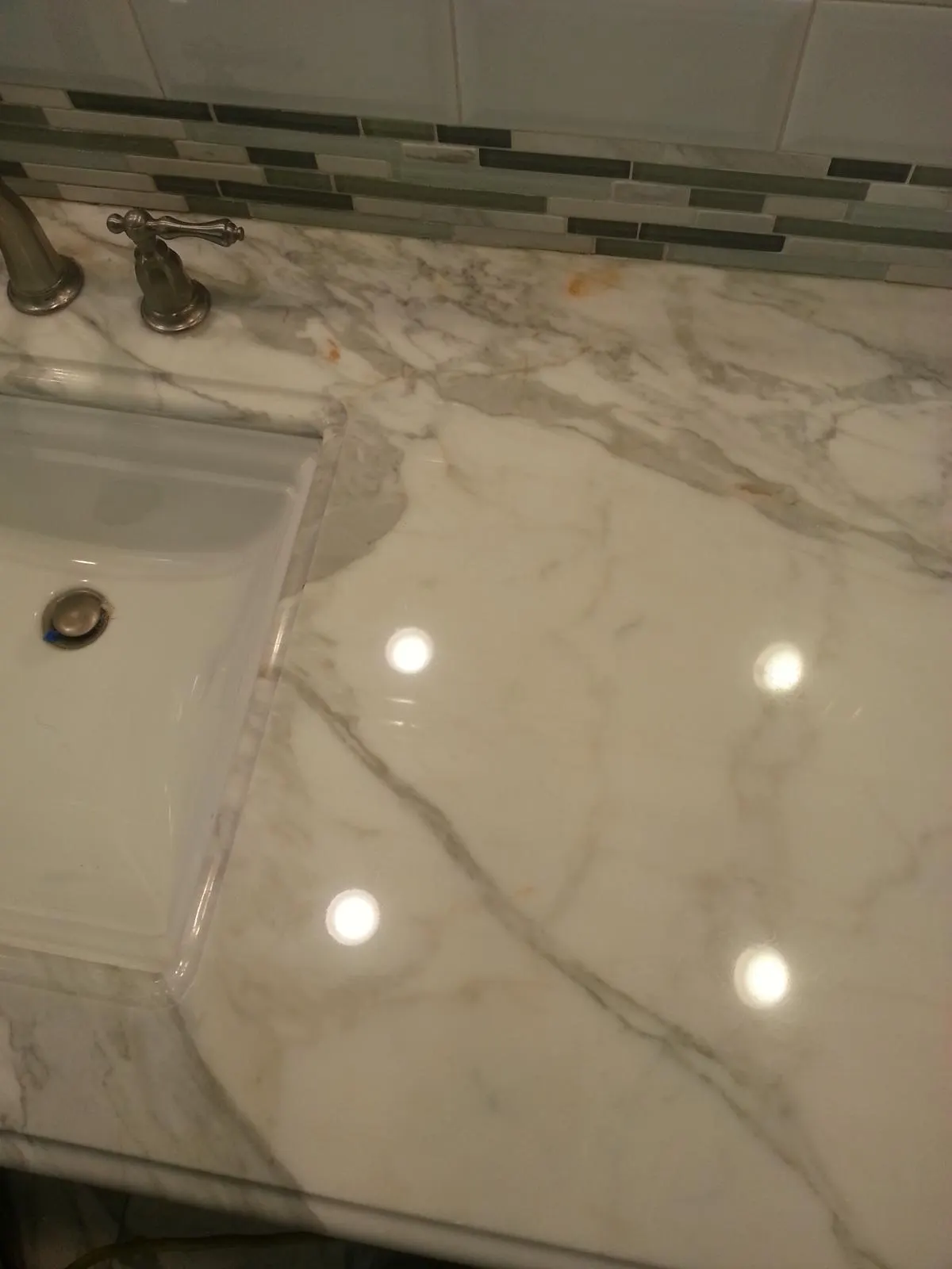 Polishing Marble Vanity Countertop